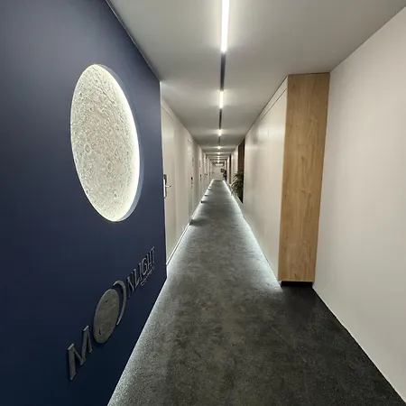 Moonlight טיראנה