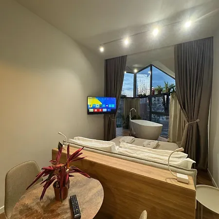 Moonlight 3* טיראנה