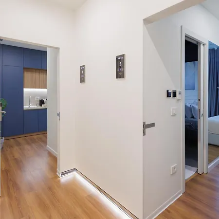 Moonlight 3* טיראנה