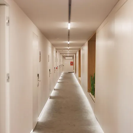 מלון דירות Moonlight 3*